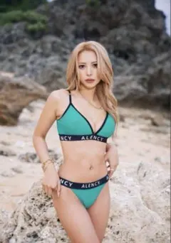 Item thumbnail for item 405a68ac-f2d9-4013-8522-54f91c71b196