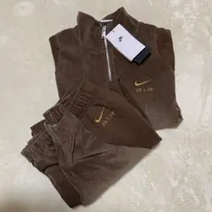 NIKE セットアップ　未使用　Mサイズ　ウィメンズ　室内で試着のみ