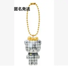 ハローキティ　シークレットマスコットチャーム　ベア　モノクロガーリーふたごコーデ