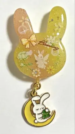 再販不可。うさぎレジンヘアゴムブローチ