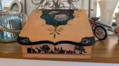 Tole painting】トールペイント 木製ダストボックス ゴミ箱 - メルカリ