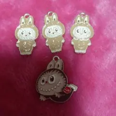 ラブブ　金属チャーム
