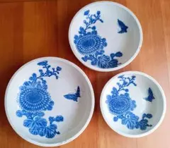 骨董品　青と白の花柄皿3点セット