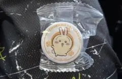 ちいかわ くら寿司 バッジ うさぎ