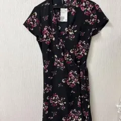 新品タグ付きH&M 花柄ラップドレス サイズ36