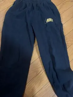 NIKE 裏起毛ズボン　キッズS （120〜130）