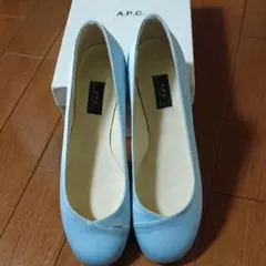 APC 新品　未使用 水色 パンプス　サテン　フラットシューズのサムネイル