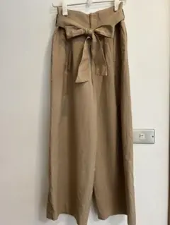 グリンレーベルリラクシング　ベルト付きワイドパンツ　ベージュ　36