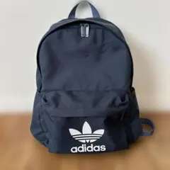 adidas ネイビー バックパック フロントポケット付き