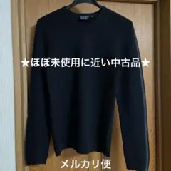 ほぼ未使用に近い中古品 DKNY 黒 グレーライン ウール Vネックニット