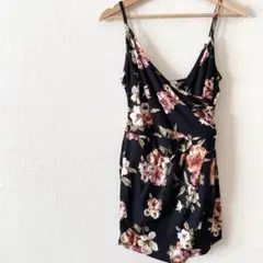 レア⭐️花柄 Vネック オールインワン 短パン キャミ ブラック 黒
