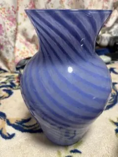青紫色のストライプ花瓶
