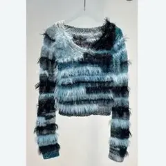 ブルーニットセーター