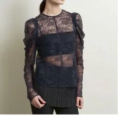 cocchan様✩Ameri COMBINATION LACE TOP✩ネイビー - メルカリ