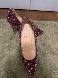 Christian Louboutin スタッズ パンプス ボルドー - メルカリ
