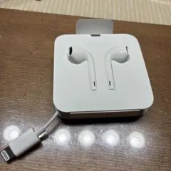 Lightning接続イヤフォン ホワイト ケース付き