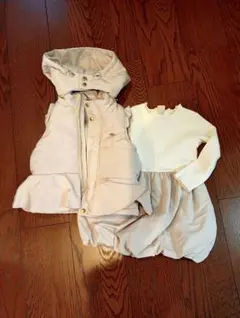 ベージュ 中綿ベスト  90cm フード付き ワンピース セット