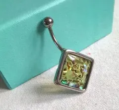 透明　ダイヤ型　四角　オパール風　キラキラ　片耳　ピアス