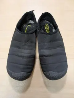 KEEN ブラック スリッポン