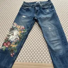 ZARA ‼️WOMAN 刺繍 ダメージ デニムパンツ EUR34‼️のサムネイル