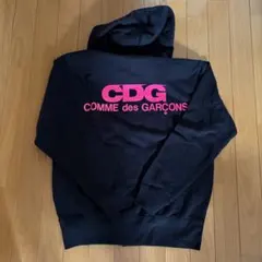 クロオブザデッド  CDG ホログラム ロゴ ジップアップ フーディー 超希少】CDG ホログラム ロゴ 限定モデル ブラック ジップパーカー XL