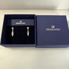 Swarovski シルバー ドロップ型ピアス