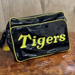 阪神タイガースロゴ入りショルダーエナメルバッグ　0228o307