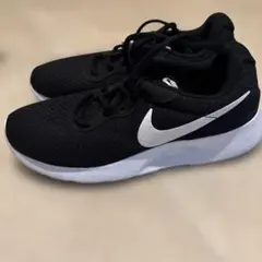 Nike ブラック/ホワイト スニーカー