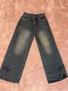 刺繍デザイン ダークブルー ワイドレッグデニムパンツ