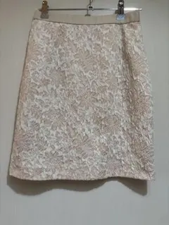 【新品・未着用】JUSGLITTY 花柄エンボススカート