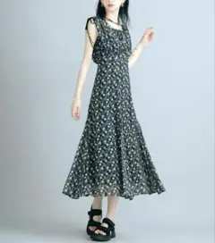 ラ*ン様 Crayme　Tulip Drawst Ribbon Dress　新品のサムネイル