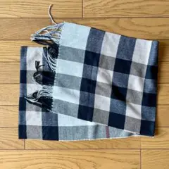 「チェック柄マフラー」です。