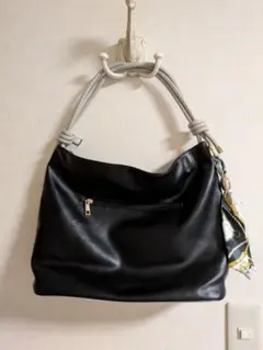 ショルダーバッグ レディース 未使用 美品 ブラック ゴールド金具 肩掛け