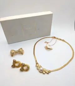 【未使用美品】NINA RICCI ネックレス・イヤリング・ブローチセット　箱付