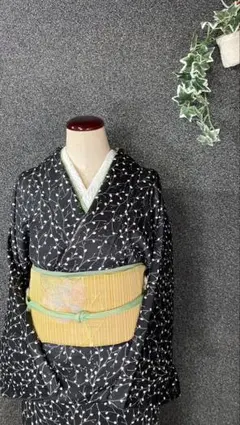 美品［ 小紋/紗 ］ポリエステル　灰みの紺　撫子　芝草　東レシルック　さんび荒川 美品［ 小紋/紗 ］ポリエステル 灰みの紺 撫子 芝草 東レシルック さん