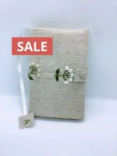 小花模様♡刺しゅう　ブックカバー　ベルト付き　文庫本サイズ　コットンリネン