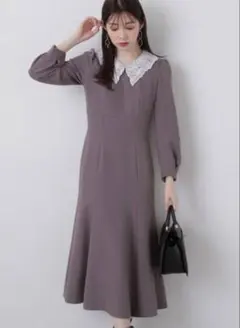 プロポーションボディードレッシング　レース襟付きグレーのフレアワンピース