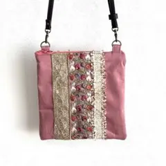 インド刺繍リボンのサコッシュ　ブローチ付き