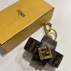 【美品】FENDI AirPodsケース