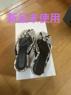新品＜PELLICO SUNNY＞トング サンダル　37のサムネイル