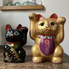 ☆招き猫 黒色　金色☆