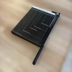 ペーパーカッターのサムネイル