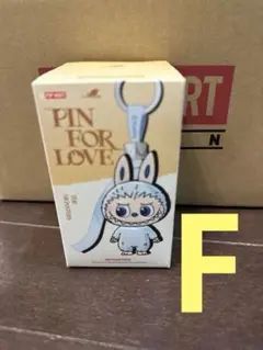 ラブブ　F POP MART PIN FOR LOVE THE HUNTERS