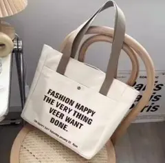 英字デザイン トートバッグ 裏地あり レディース キャンバス ファスナー付