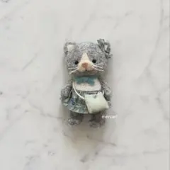 ま*セ様 羊毛フェルト　ハンドメイド　ねこさんブローチ　みずいろスカート