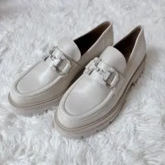 【極美品】カルザドス ボントレ BONTRE ホワイトローファー厚底 37のサムネイル