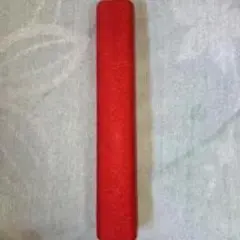 鮮やかなレッドカラーのラグマット