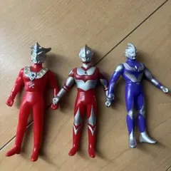 ウルトラマン　ソフビ　フィギュア3体セットのサムネイル