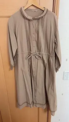 ピンタックレースゆったりワンピース　モカ