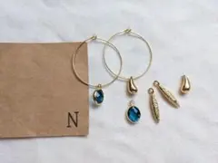 ３cmサージカルステンレスフープ×３チャームピアス　ブルー　ハンドメイドピアス